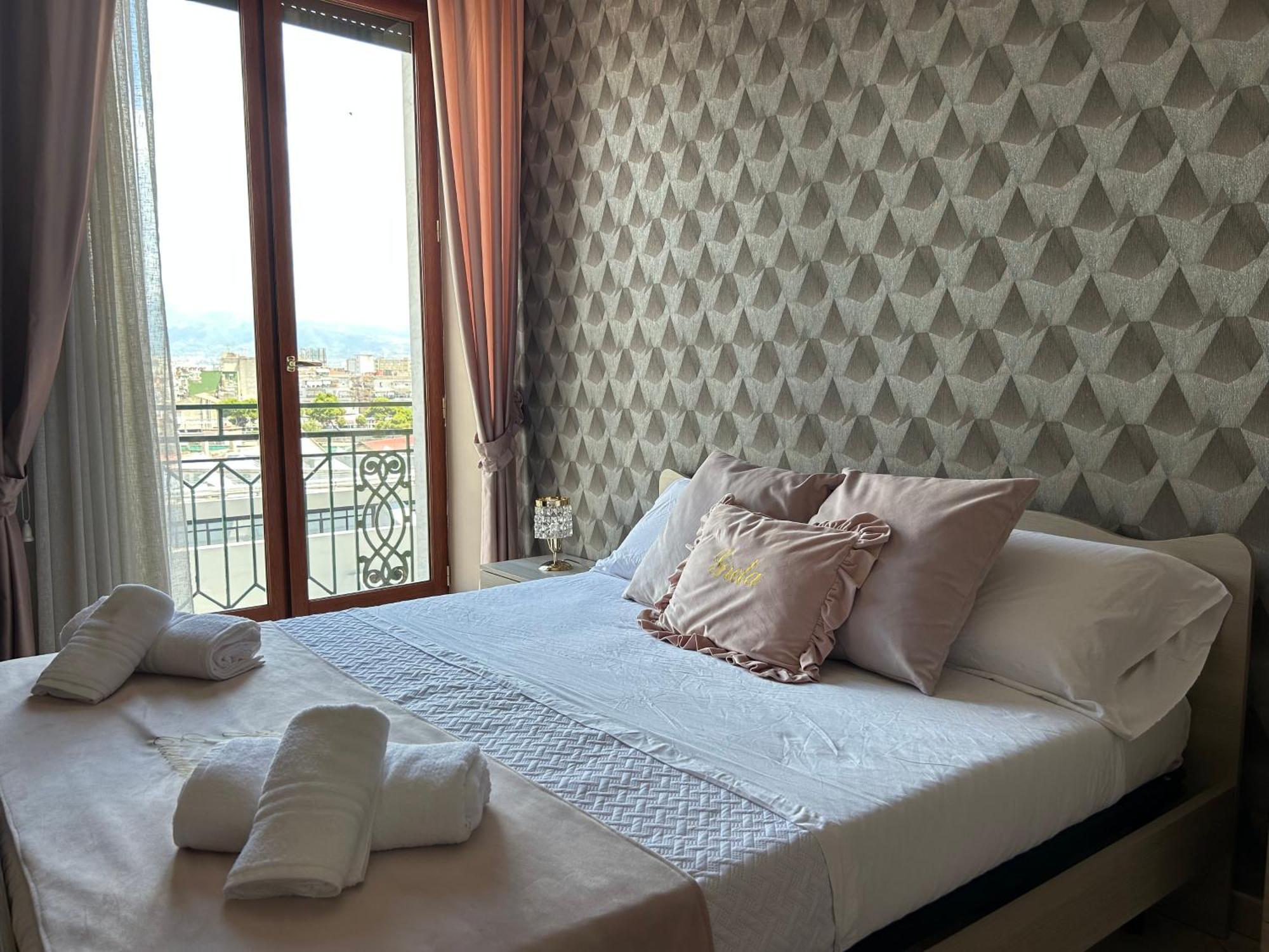 Home Elisabet نابولي المظهر الخارجي الصورة
