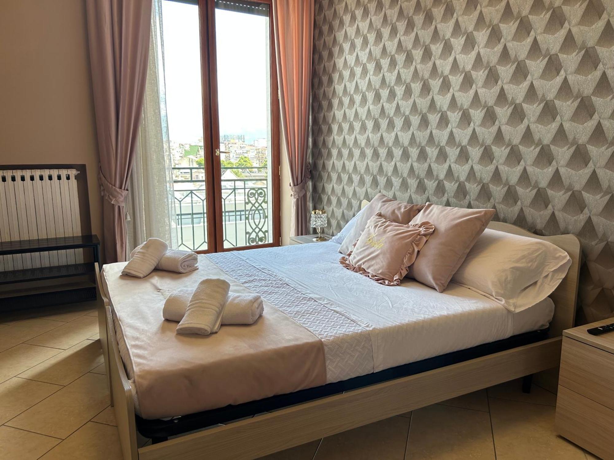 Home Elisabet نابولي المظهر الخارجي الصورة